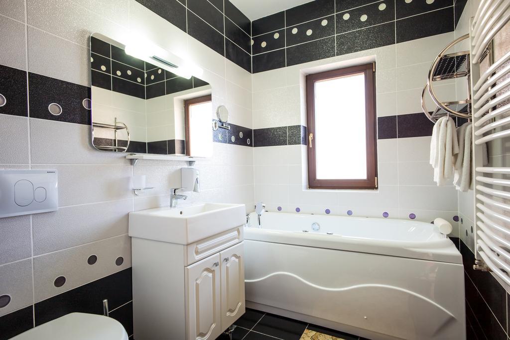 Pensiunea Royal Spa بياترا نام المظهر الخارجي الصورة
